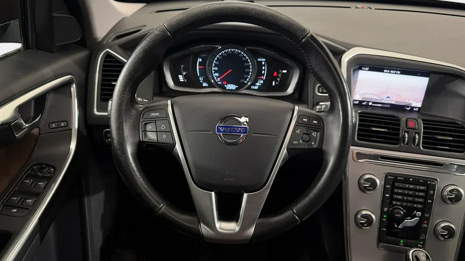 VOLVO XC60 -