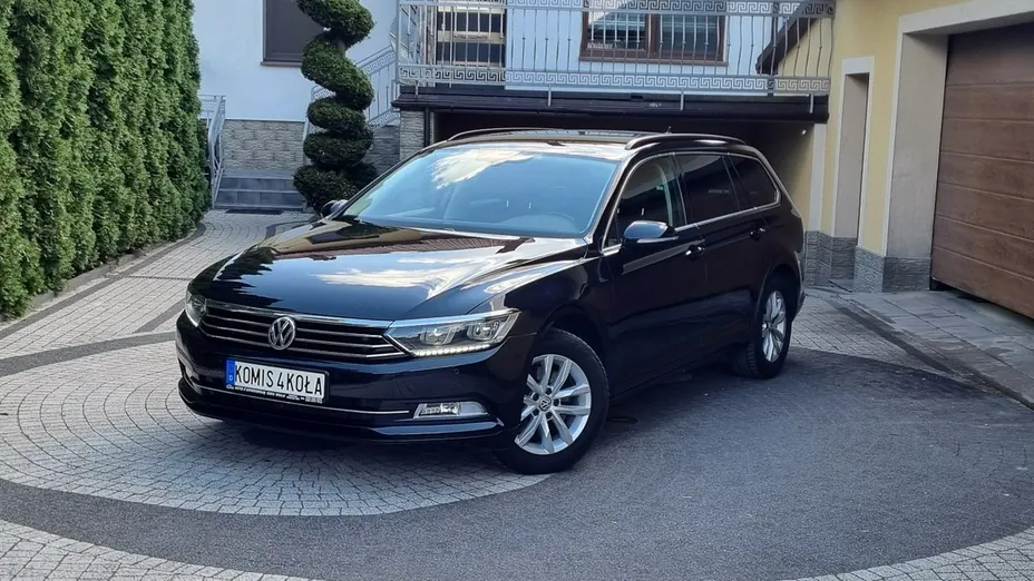 VOLKSWAGEN Passat -