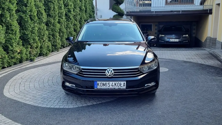 VOLKSWAGEN Passat -