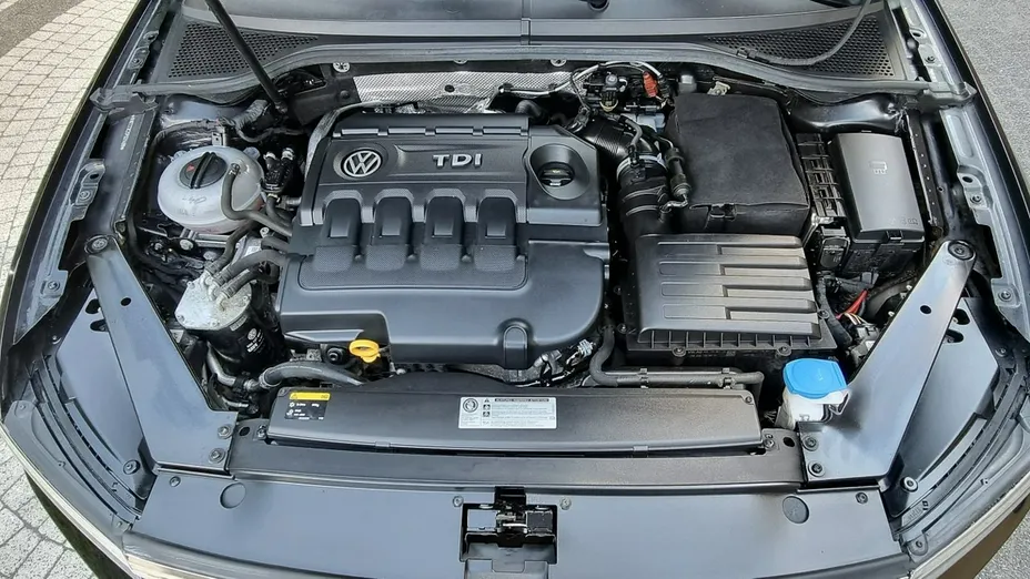 VOLKSWAGEN Passat -