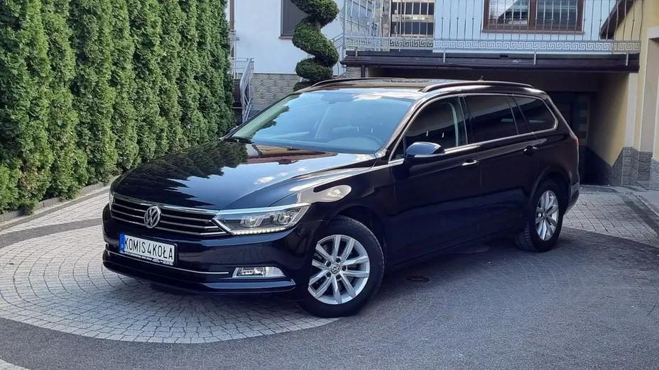 VOLKSWAGEN Passat -