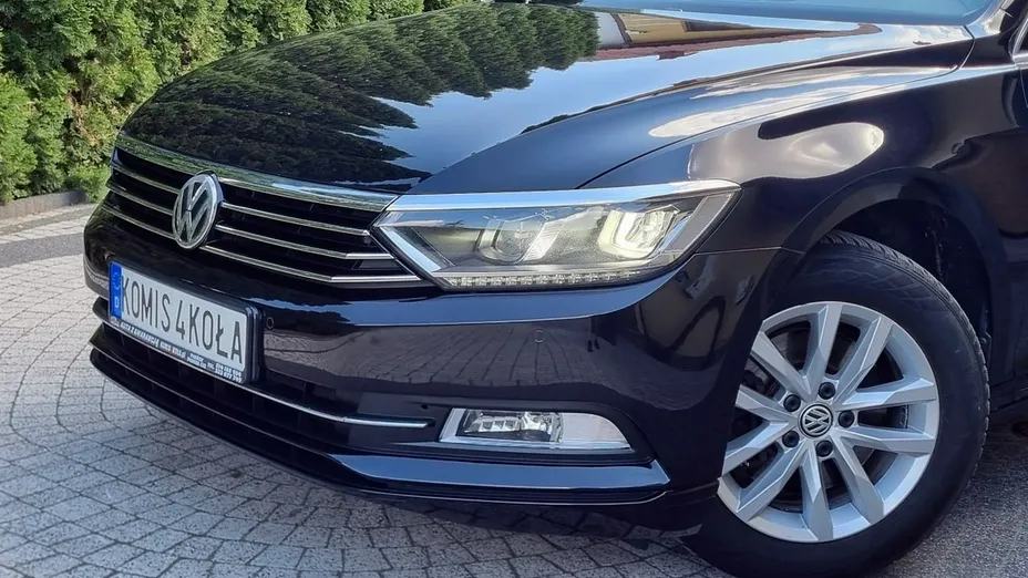 VOLKSWAGEN Passat -