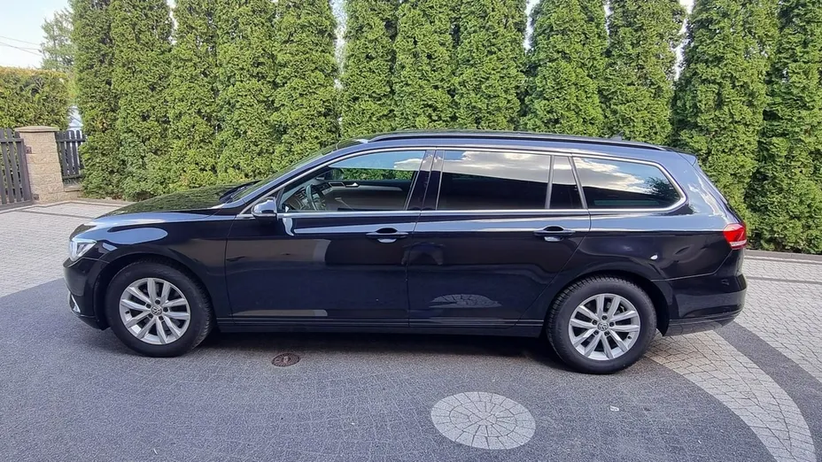 VOLKSWAGEN Passat -