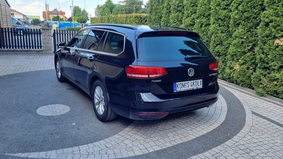VOLKSWAGEN Passat -
