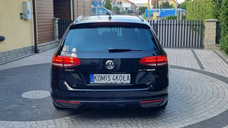 VOLKSWAGEN Passat -