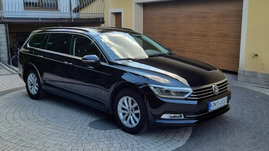 VOLKSWAGEN Passat -