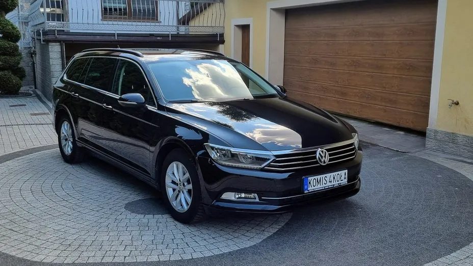 VOLKSWAGEN Passat -