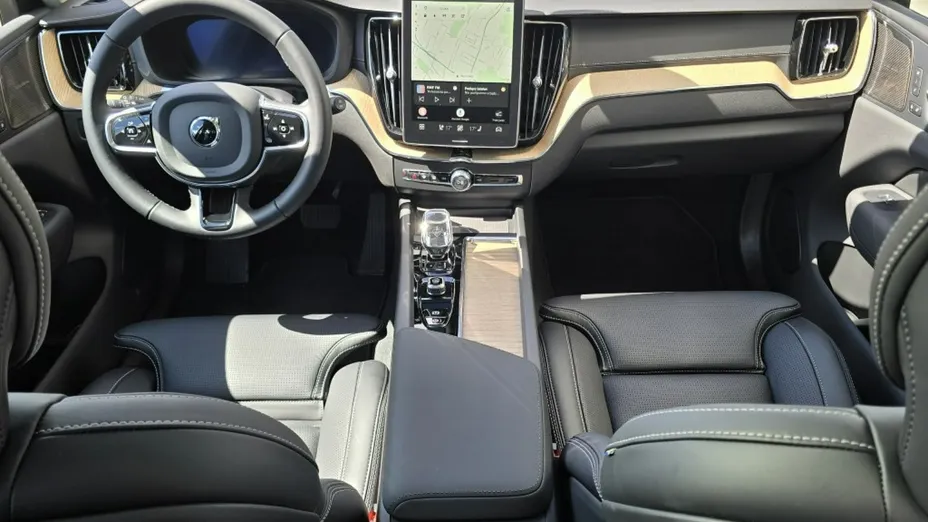 VOLVO XC60 -
