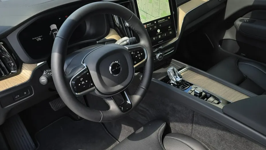 VOLVO XC60 -