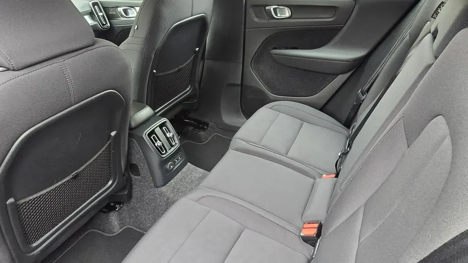 VOLVO XC40 -