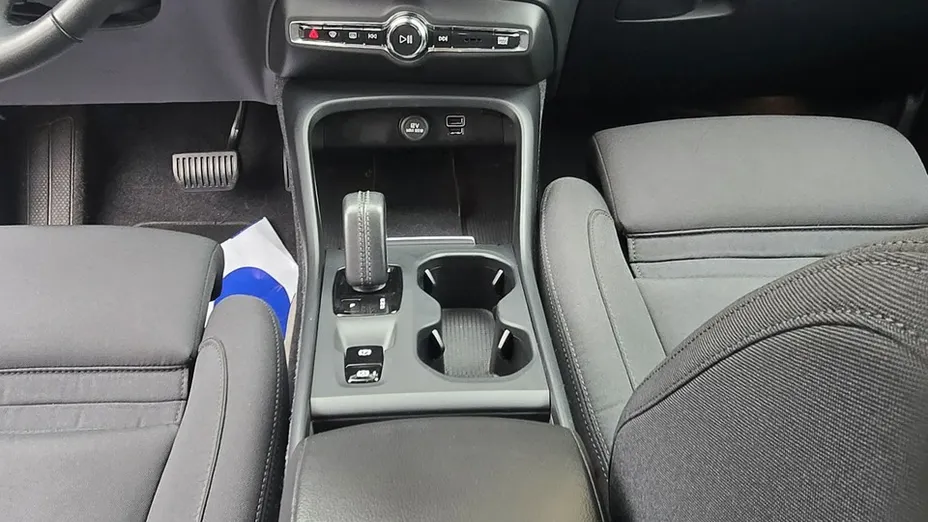 VOLVO XC40 -