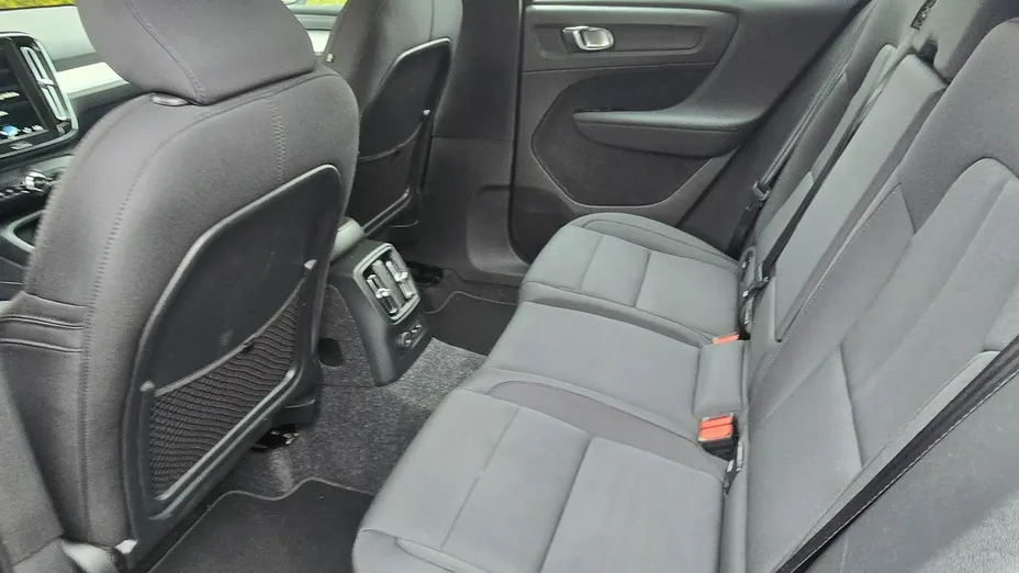 VOLVO XC40 -
