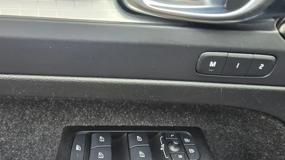VOLVO XC40 -