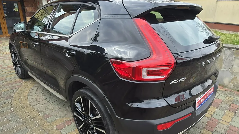VOLVO XC40 -