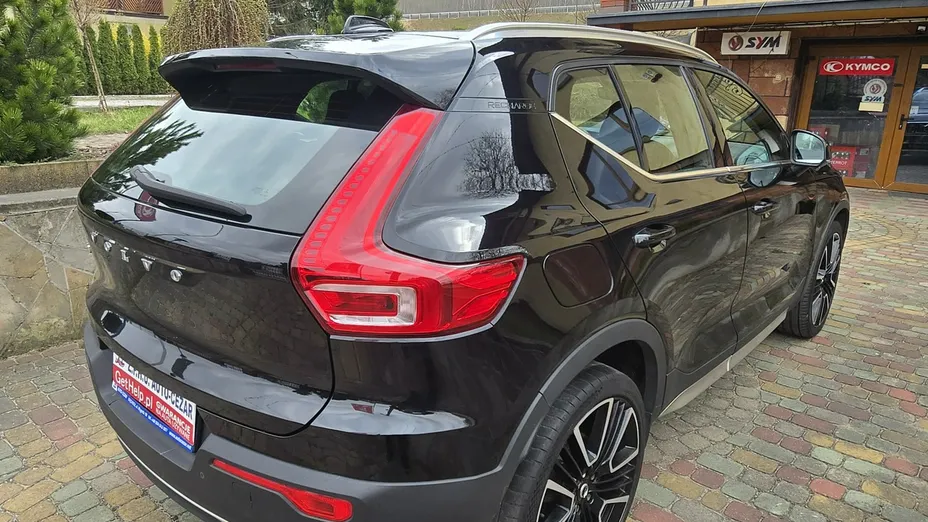 VOLVO XC40 -