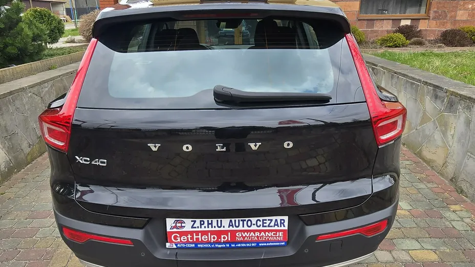 VOLVO XC40 -