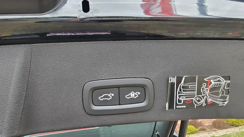 VOLVO XC40 -