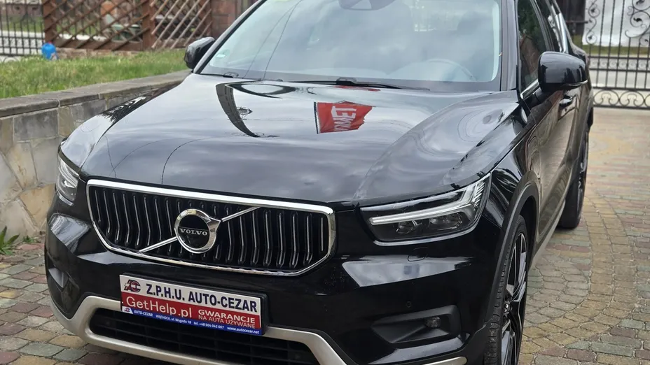VOLVO XC40 -