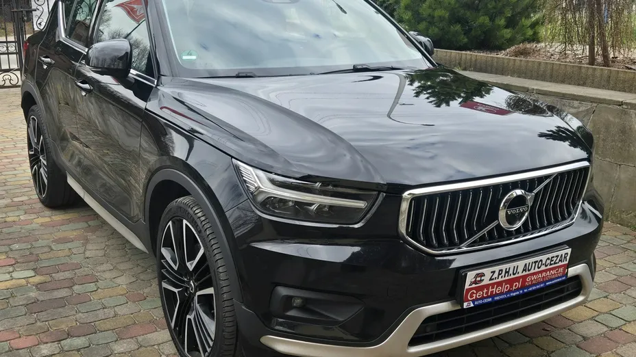 VOLVO XC40 -