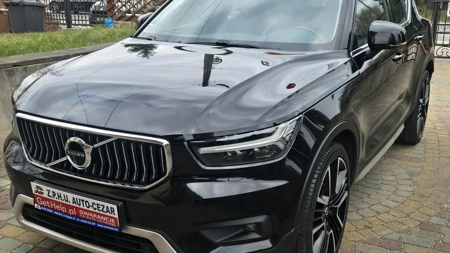 VOLVO XC40 -