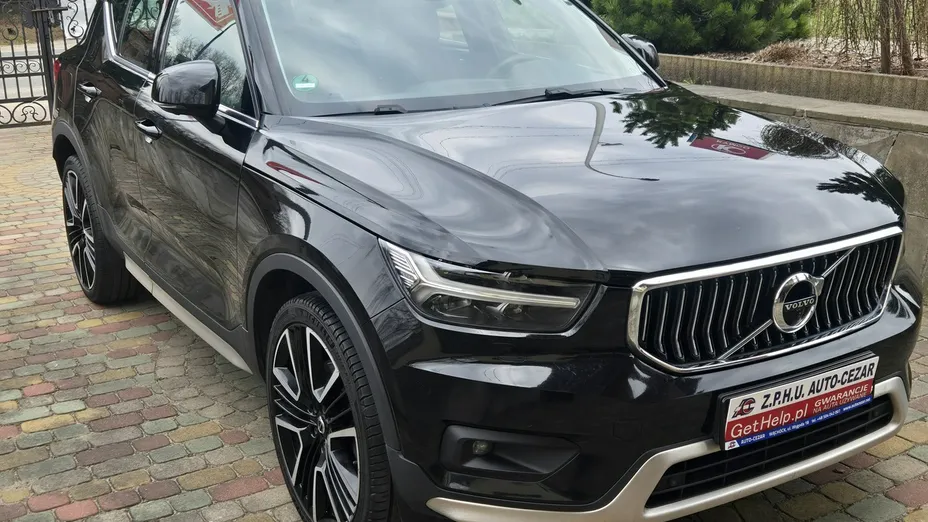 VOLVO XC40 -