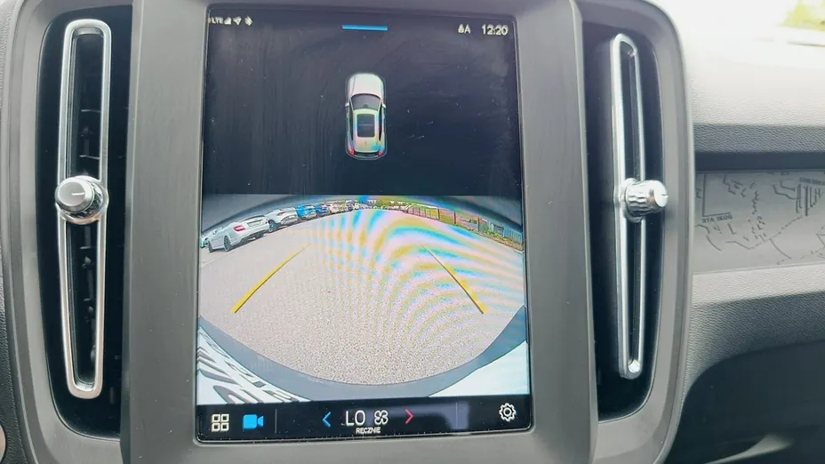 VOLVO XC40 -