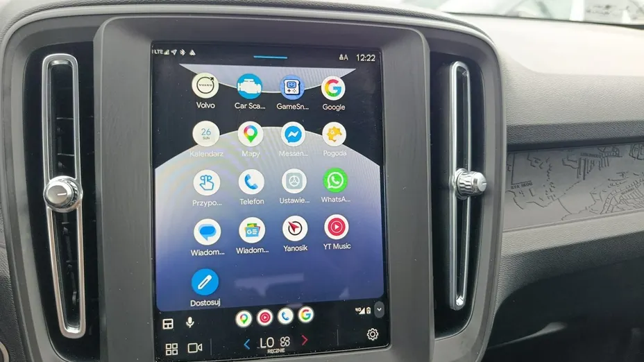 VOLVO XC40 -