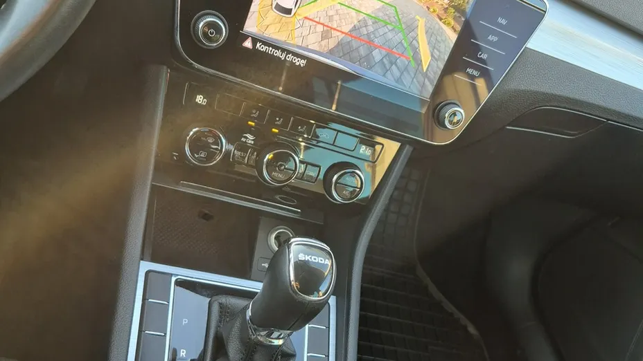 SKODA Superb -