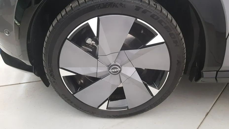 NISSAN Ariya -