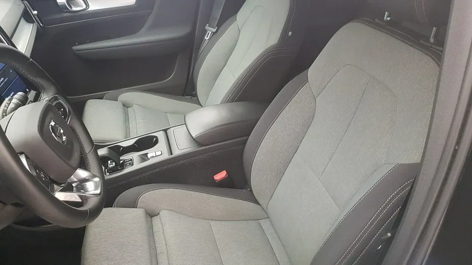 VOLVO XC40 -