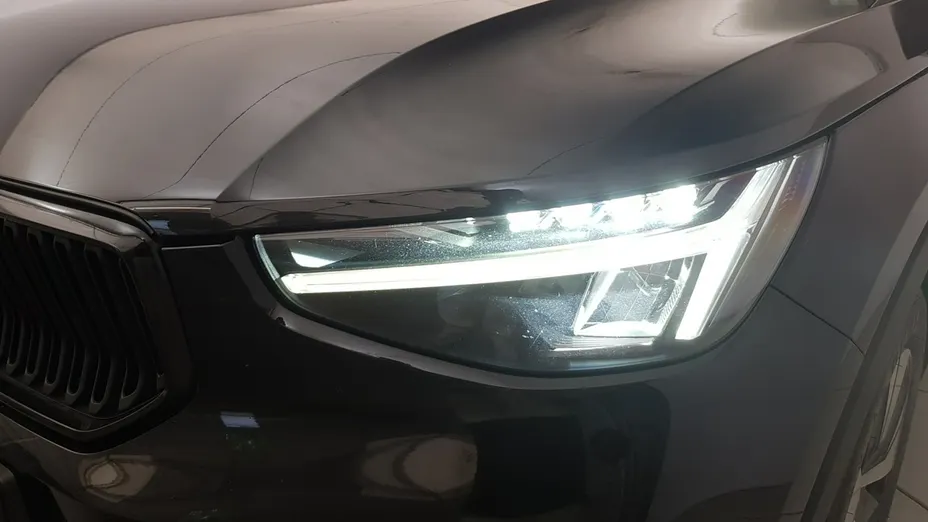 VOLVO XC40 -
