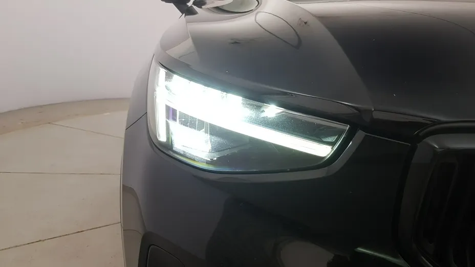 VOLVO XC40 -