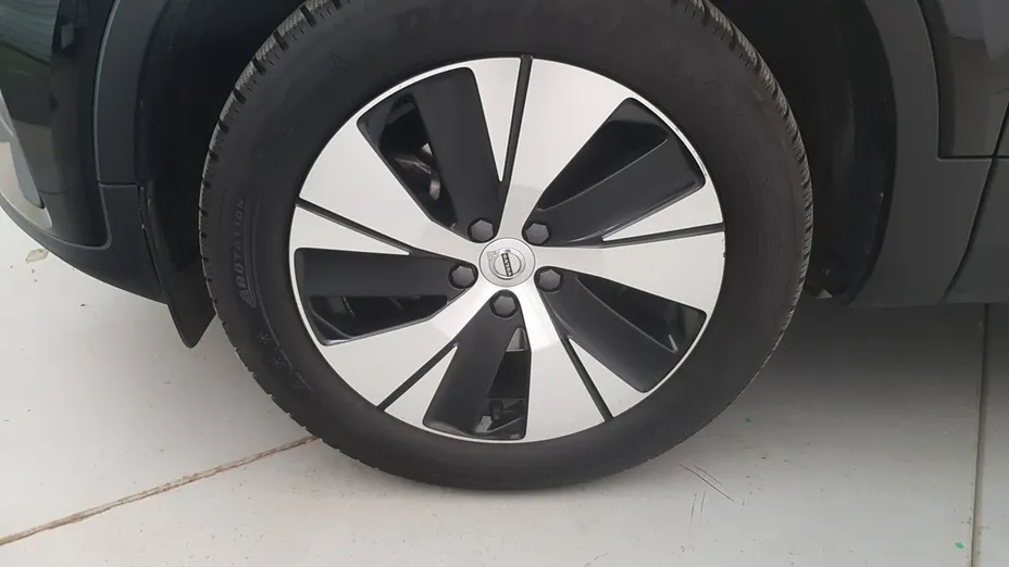 VOLVO XC40 -
