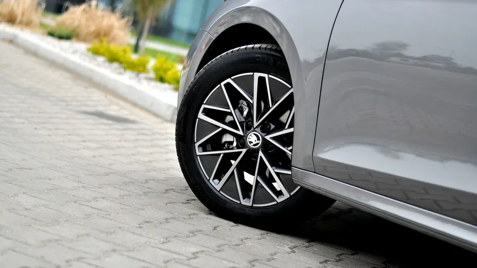 SKODA Octavia -