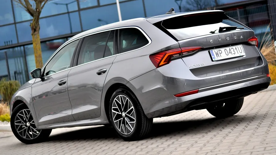 SKODA Octavia -