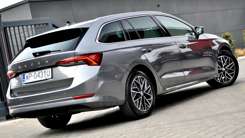 SKODA Octavia -