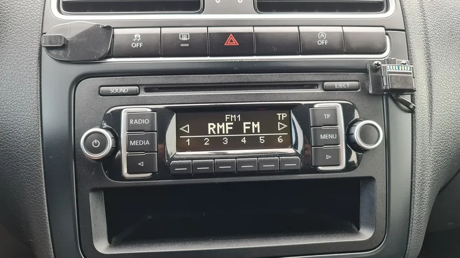 VOLKSWAGEN Polo -