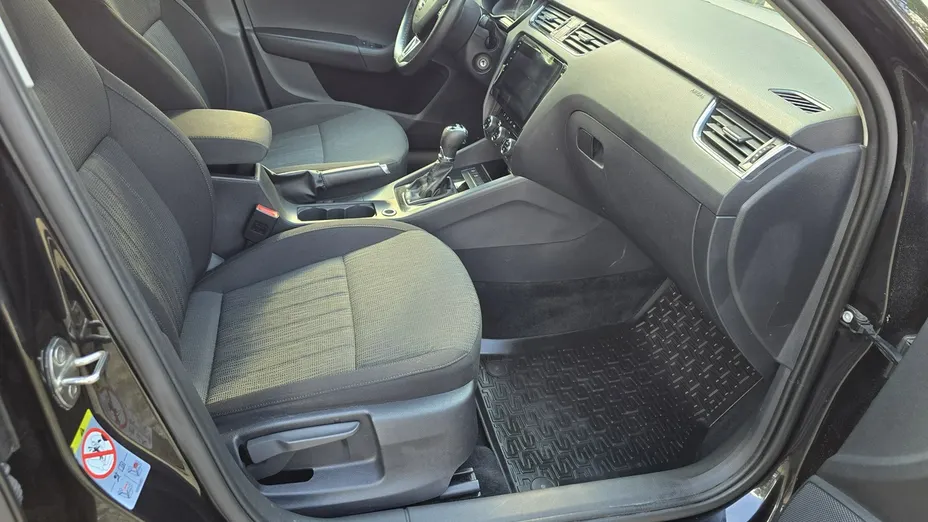 SKODA Octavia -