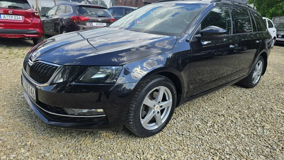 SKODA Octavia -