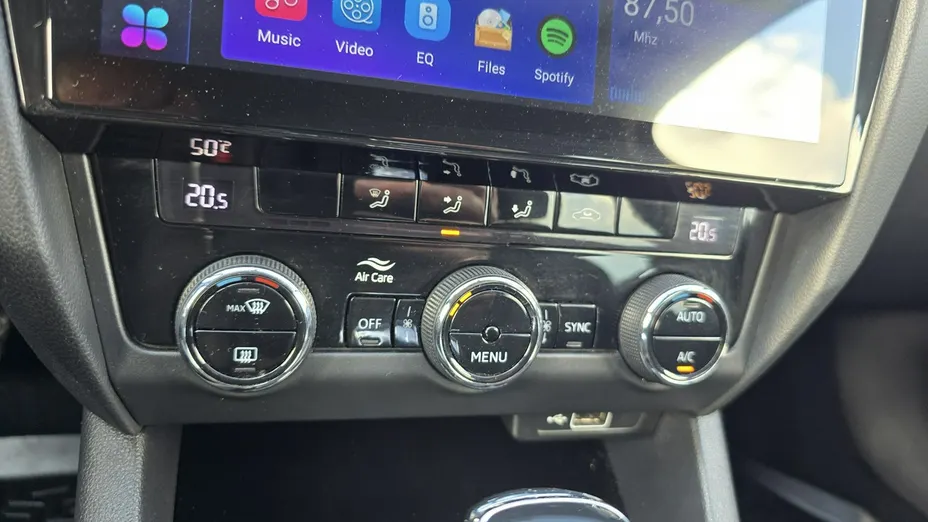 SKODA Octavia -