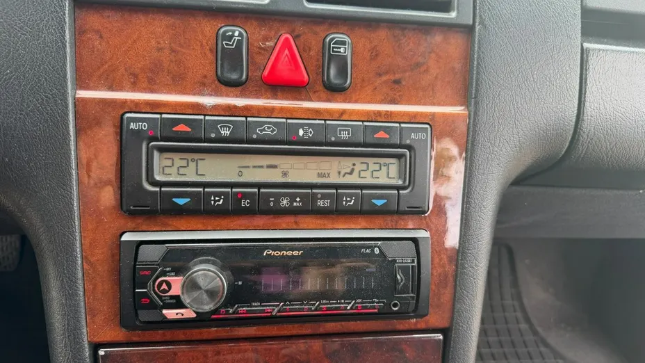 MERCEDES-BENZ E Klasa -