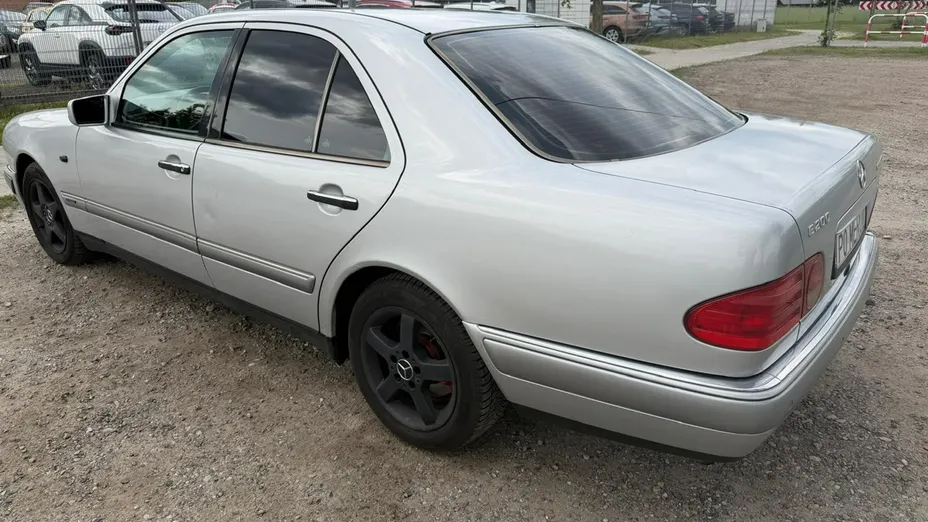 MERCEDES-BENZ E Klasa -