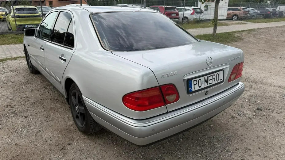 MERCEDES-BENZ E Klasa -