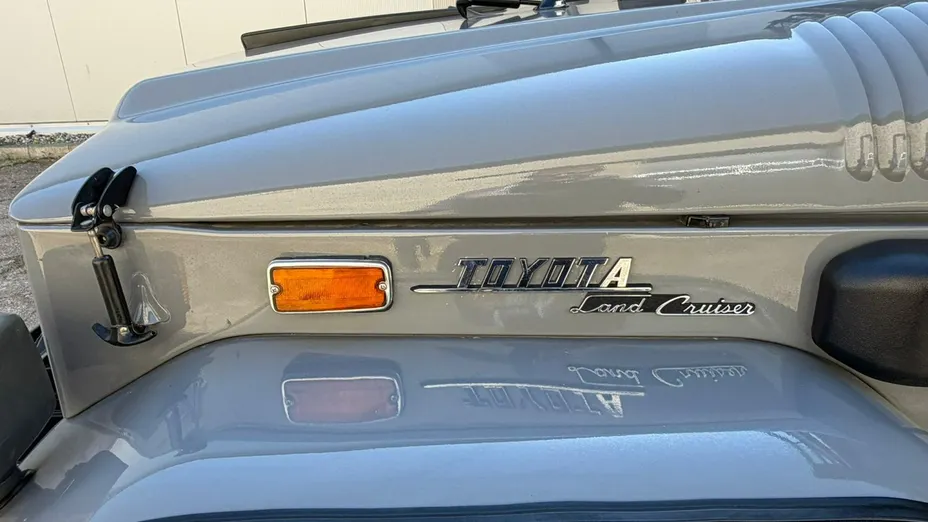 TOYOTA FJ Cruiser -