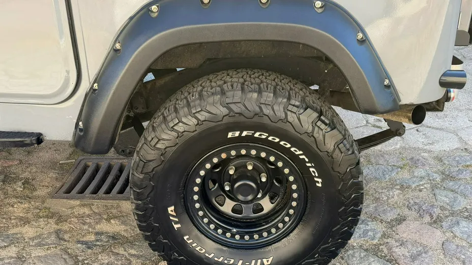 TOYOTA FJ Cruiser -