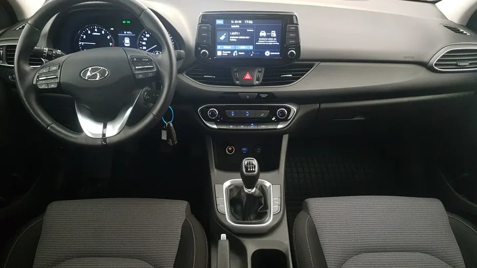 HYUNDAI i30 -