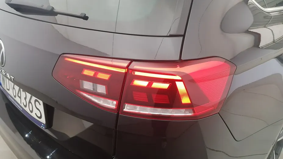 VOLKSWAGEN Passat -