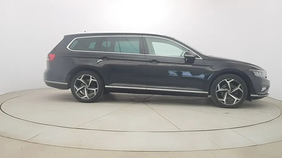 VOLKSWAGEN Passat -