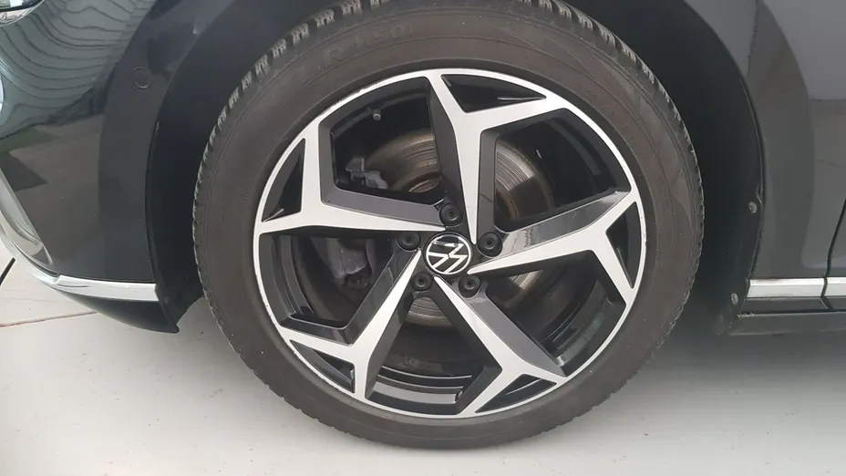 VOLKSWAGEN Passat -