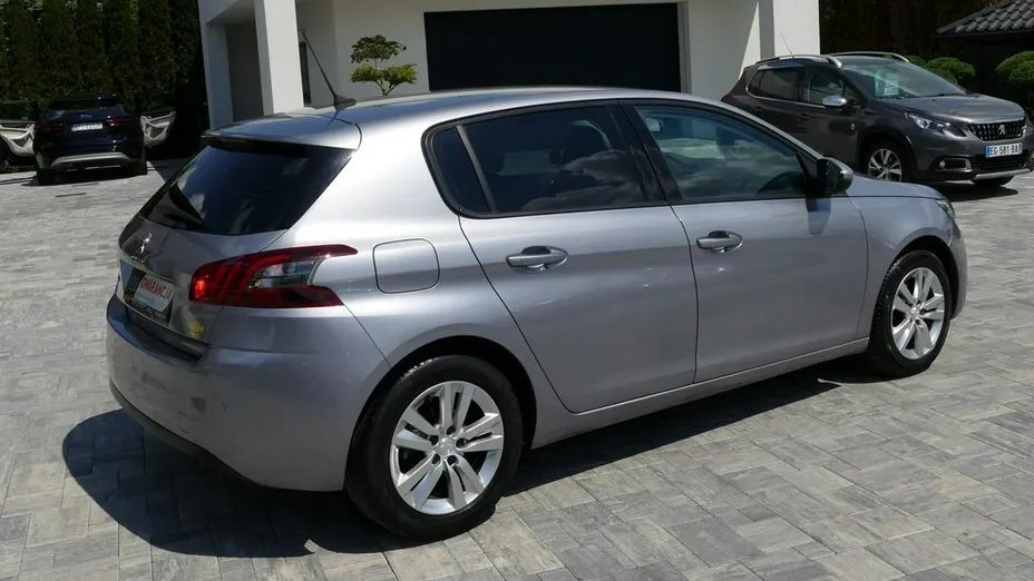 PEUGEOT 308 -